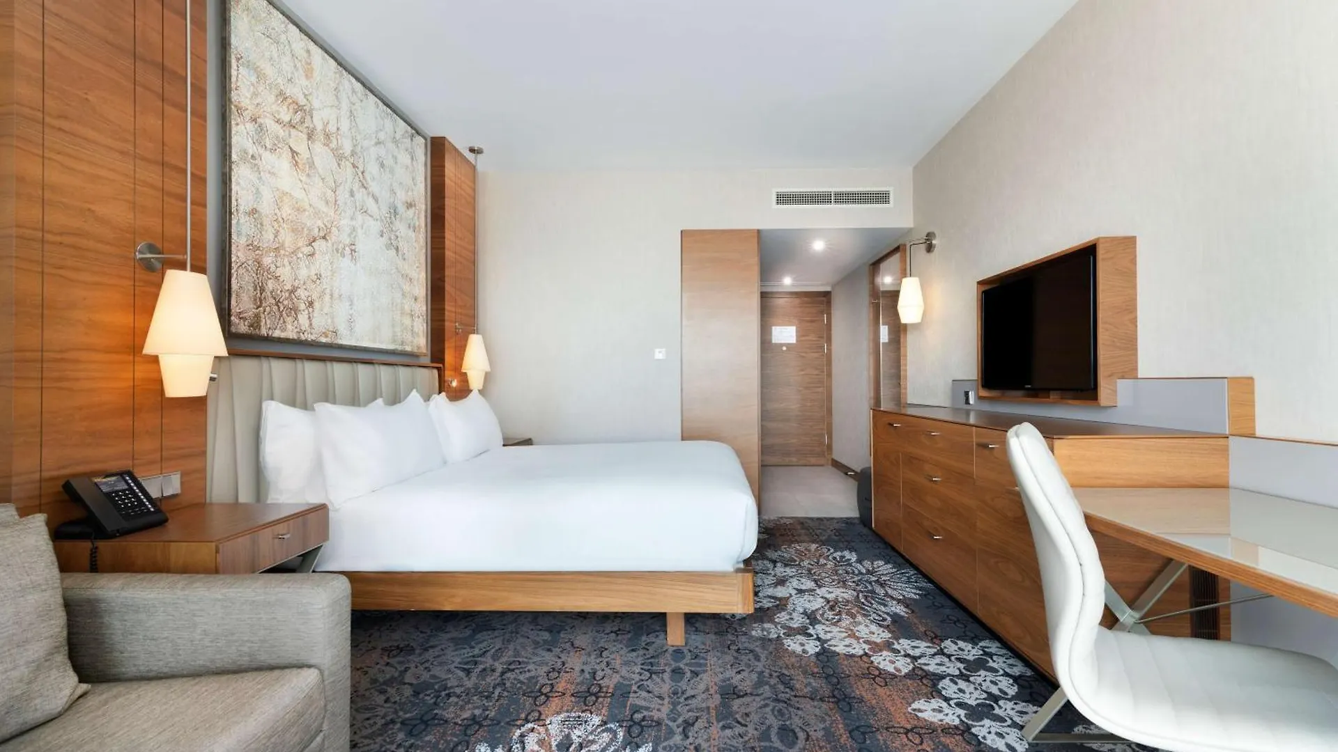 Doubletree By Hilton Krakow Hotel & Convention Center 4*,