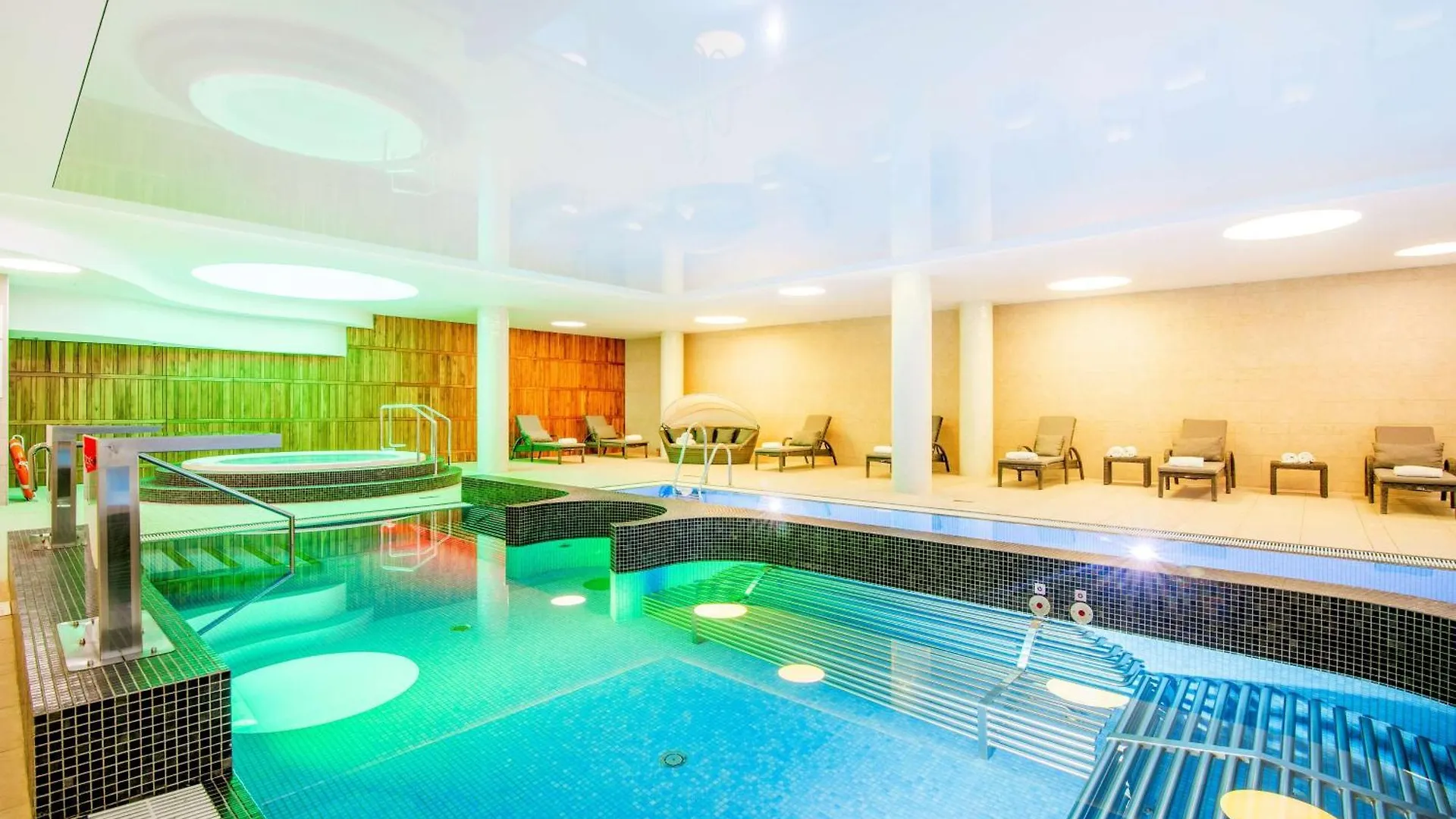 Doubletree By Hilton Krakow Hotel & Convention Center 4*,
